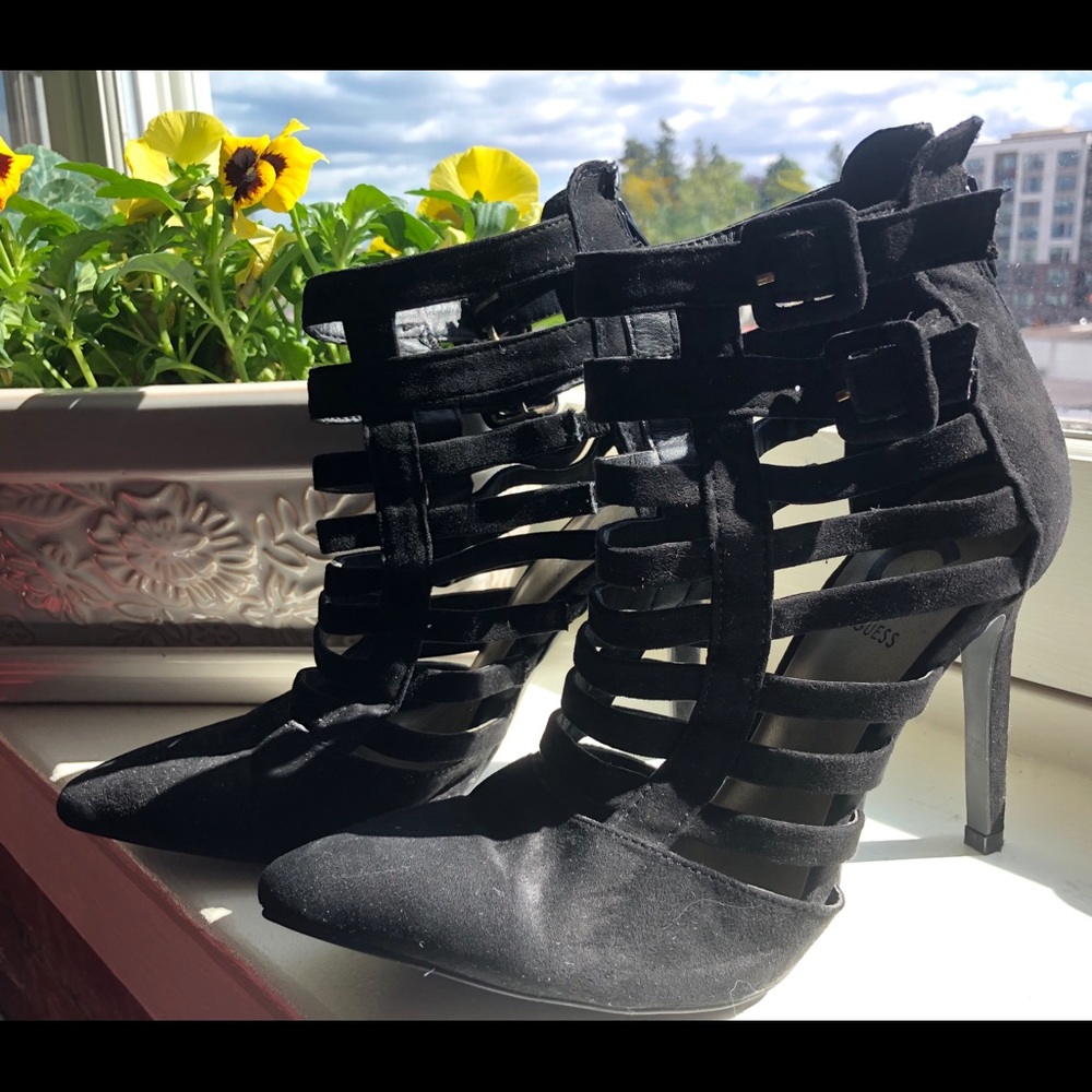 Black leather ankle pumps